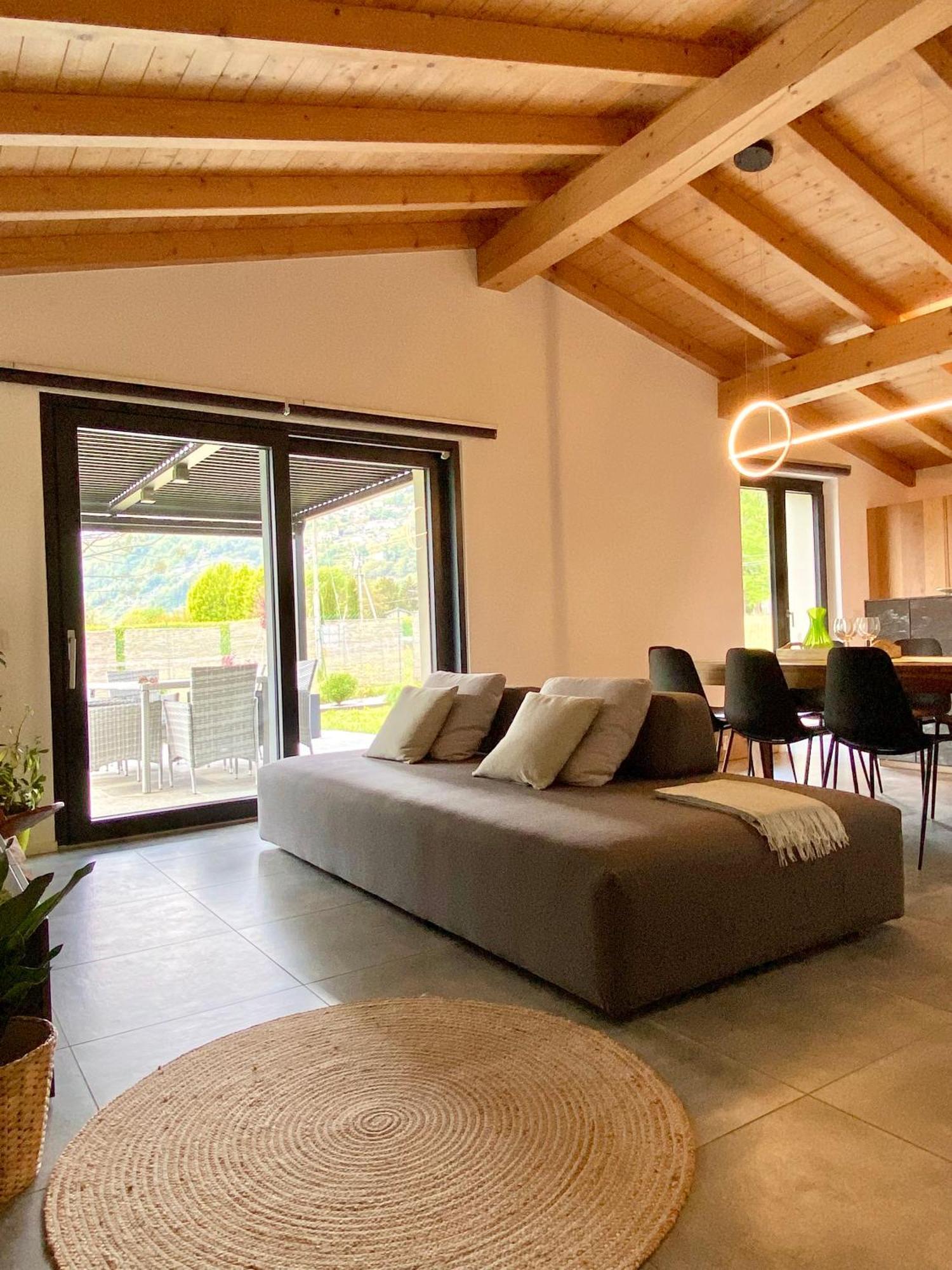 גראבדונה Villa Larius מראה חיצוני תמונה